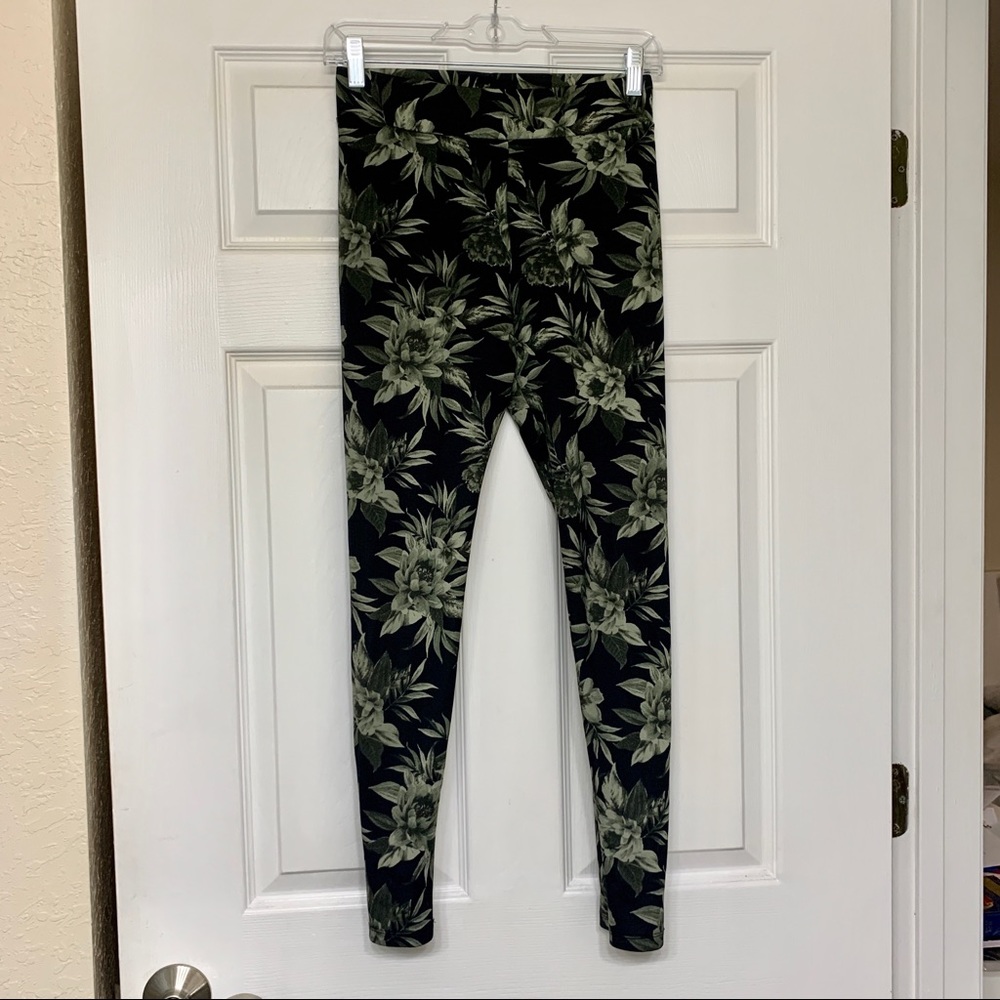 Forever 21 - High-Waisted Leggings w/ Floral Print